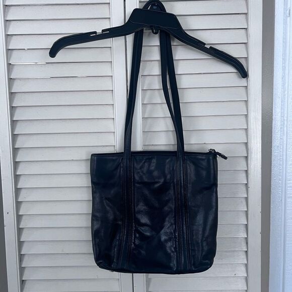 Black Leather Tote Bag - Picture 4 of 13